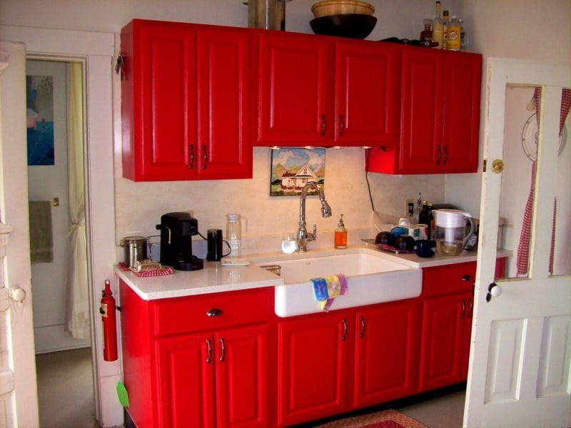 Красная кухня — как оформить яркий дизайн на кухне? 80 фото-идей! #61