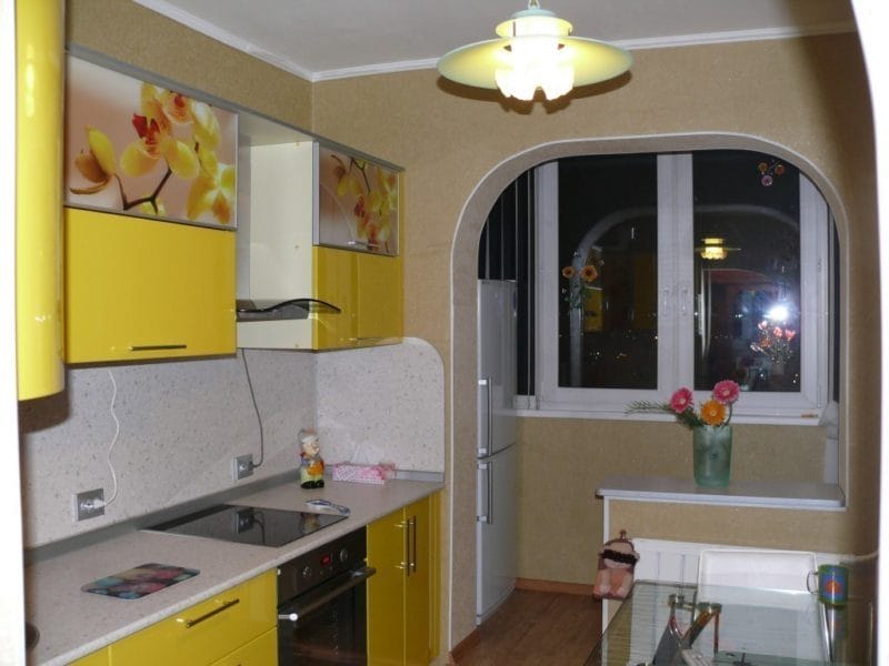 Кухня с балконом — оформляем стильно и со вкусом. Интересные варианты планировки на 90 фото. #33