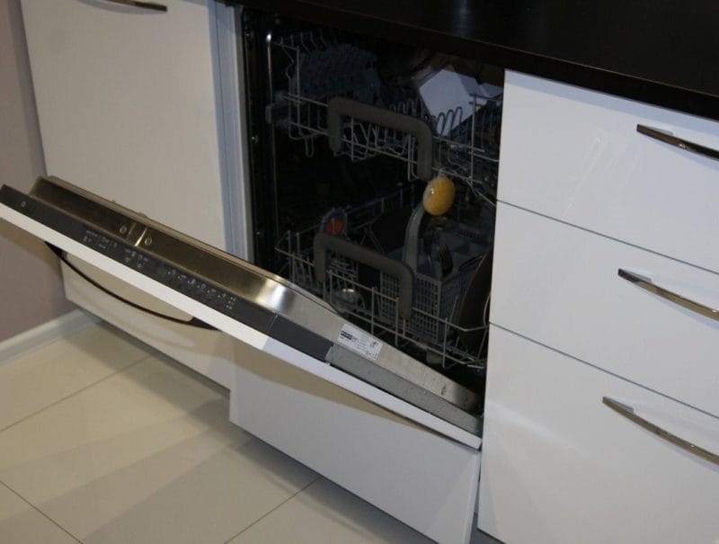 Кухня с посудомоечной машиной — мечта каждой хозяйки! 70 фото новинок дизайна. #50
