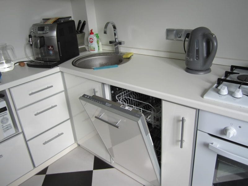Кухня с посудомоечной машиной — мечта каждой хозяйки! 70 фото новинок дизайна. #31