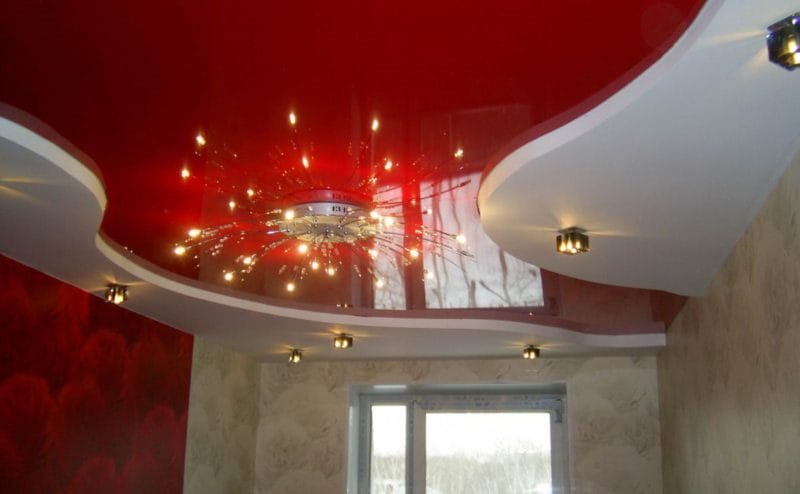 Натяжные потолки в гостиной — 80 фото необычного дизайна в современном стиле #9