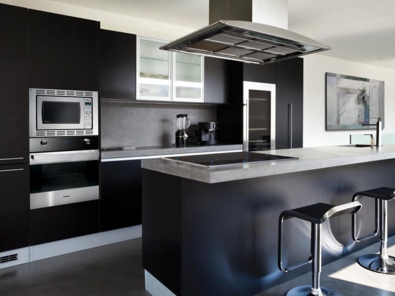 Черная кухня — строгий и нестандартный дизайн (60 фото идей) #23