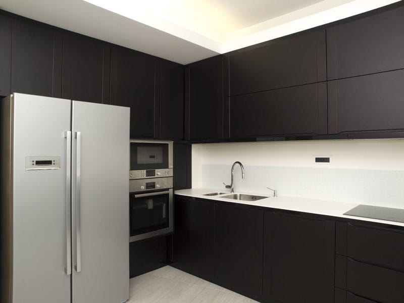 Черная кухня — строгий и нестандартный дизайн (60 фото идей) #55