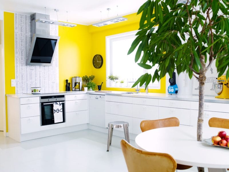 Кухня лимонного цвета — варианты идеального сочетания +65 фото дизайна #12