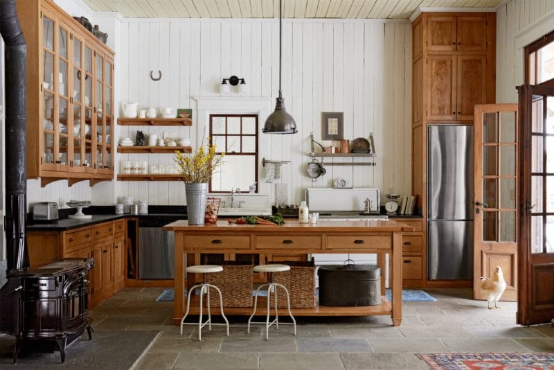 Кухня в стиле шале — фото примеры деревенского шарма в интерьере кухни #36