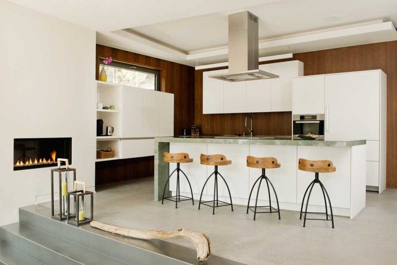 Кухня в стиле шале — фото примеры деревенского шарма в интерьере кухни #40