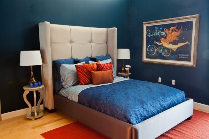 Синяя спальня — особенности оформления спальни в синих тонах на 70 фото #8