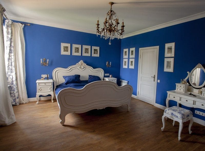 Синяя спальня — особенности оформления спальни в синих тонах на 70 фото #13
