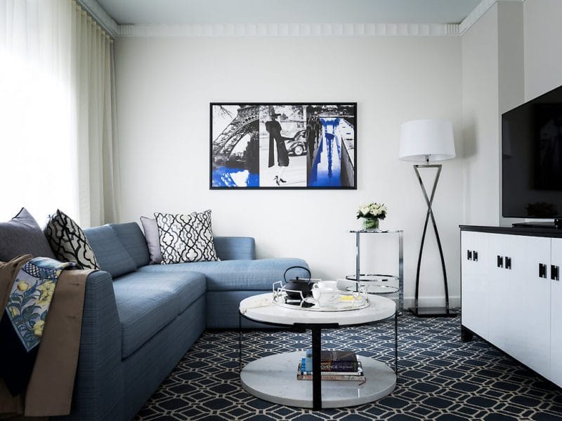 Голубая гостиная — 45 фото идей уютного дизайна с голубыми оттенками #53