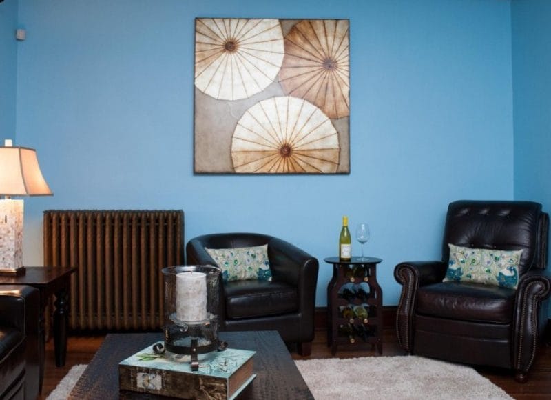 Голубая гостиная — 45 фото идей уютного дизайна с голубыми оттенками #35