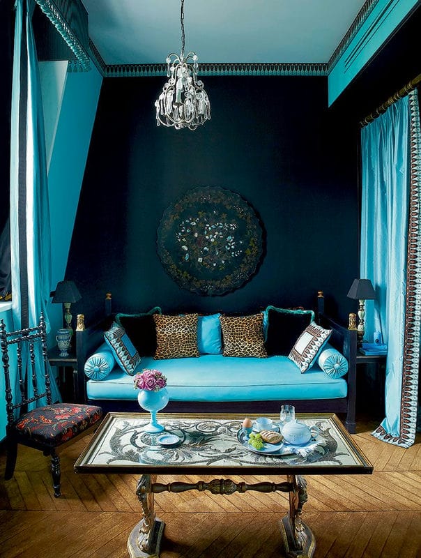 Гостиная бирюзового цвета — фото идей дизайна гостиной в монотонных цветах. #33