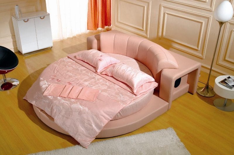 Круглая кровать в спальне — фото красивых моделей в интерьере спальни #20