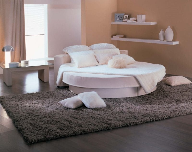 Круглая кровать в спальне — фото красивых моделей в интерьере спальни #50