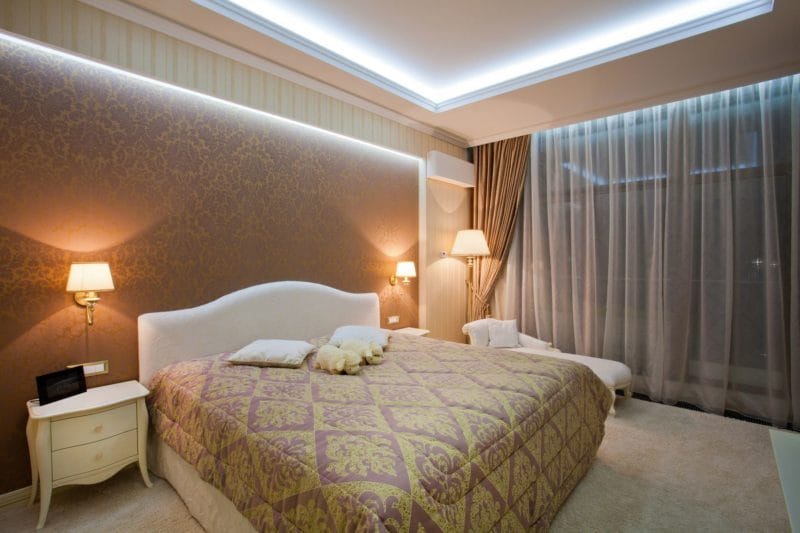Натяжной потолок в спальне — 80 фото красивых вариантов в интерьере спальни #7