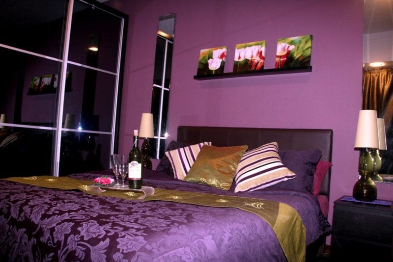 Фиолетовая спальня — роскошный дизайн со вкусом (75 фото) #27