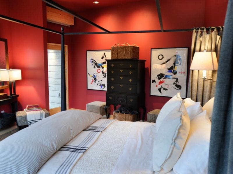 Красная спальня — какой она должна быть? 77 фото вариантов дизайна! #31