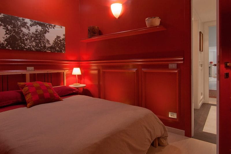 Красная спальня — какой она должна быть? 77 фото вариантов дизайна! #10