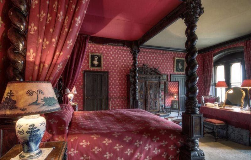 Красная спальня — какой она должна быть? 77 фото вариантов дизайна! #23