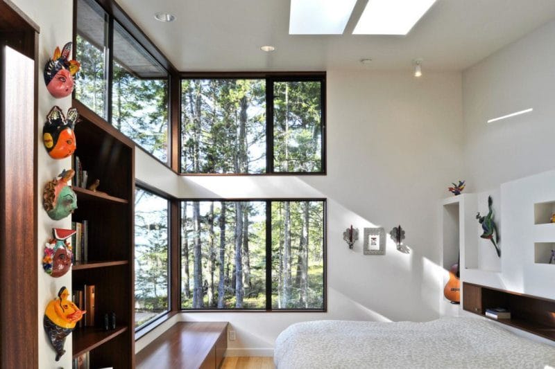 Спальня с двумя окнами: обзор достоинств такой планировки (60 фото) #44