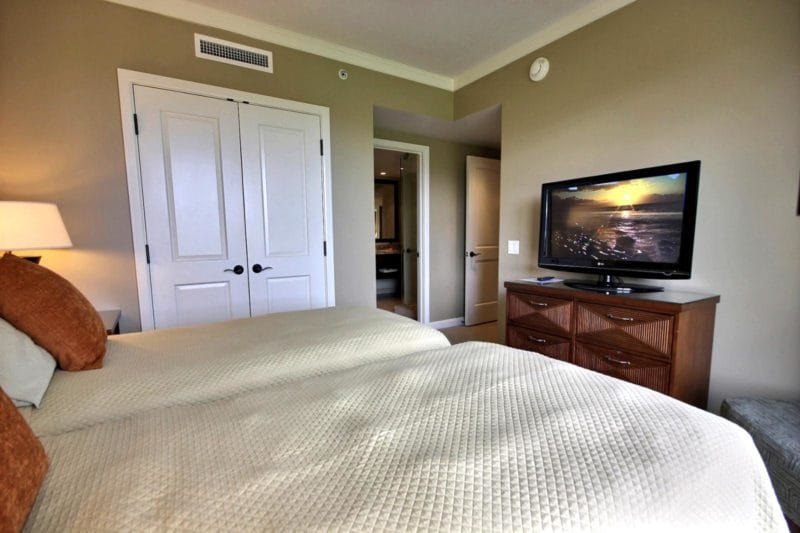 Телевизор в спальне — как установить? 70 фото примеров оформления #20