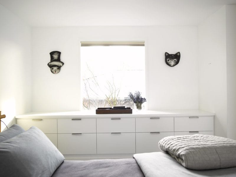Спальня в стиле минимализм: особенности стильного и лаконичного дизайна (60 фото) #24