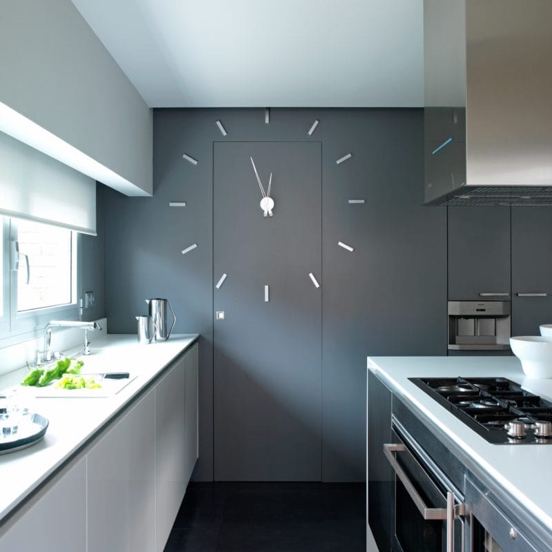 Часы для гостиной — интересный декор для дизайна гостиной (65 фото идей) #6