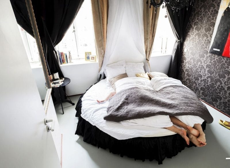 Круглая кровать в спальне — фото красивых моделей в интерьере спальни #10