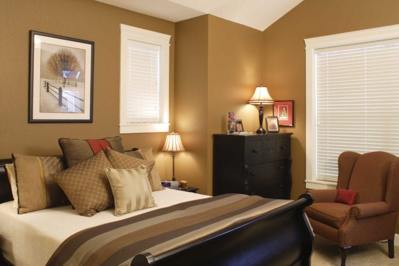 Дизайн гостиной-спальни — как совместить два интерьера? 80 фото необычных идей зонирования. #6