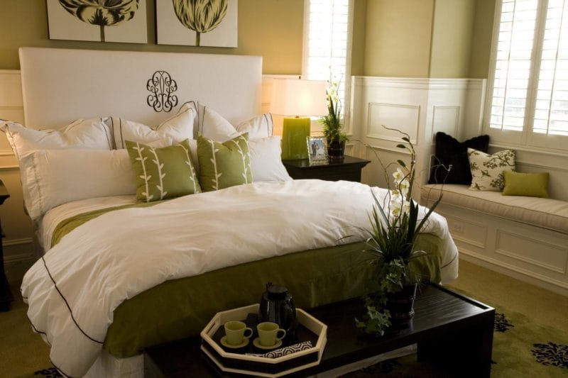 Зеленая спальня: атмосфера уюта и спокойствия. 80 фото вариантов дизайна. #10