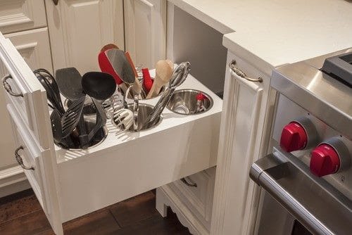 Разнообразие узких кухонных ящиков (100+ фото) #49