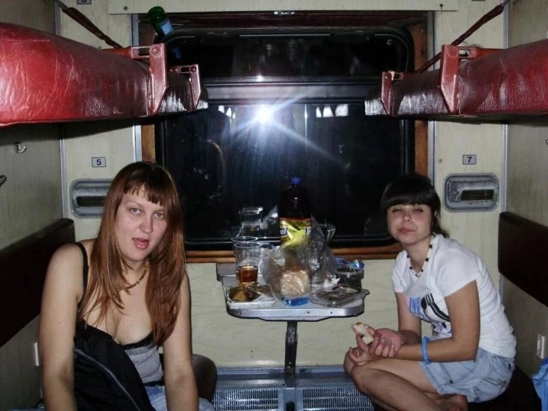 130 приятных женских фото из поезда #116