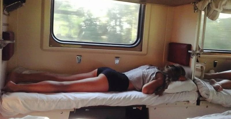130 приятных женских фото из поезда #52