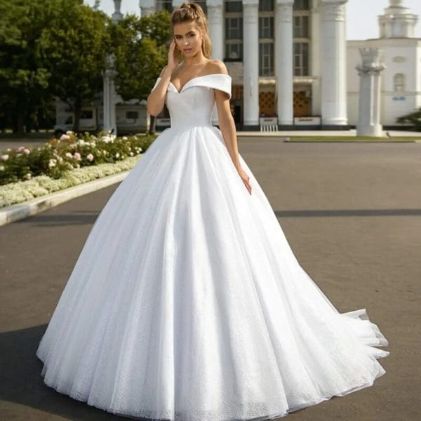 Модные свадебные платья 2023: 110 фото #54