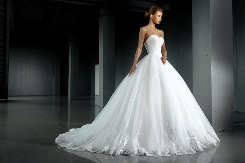 Модные свадебные платья 2023: 110 фото #47