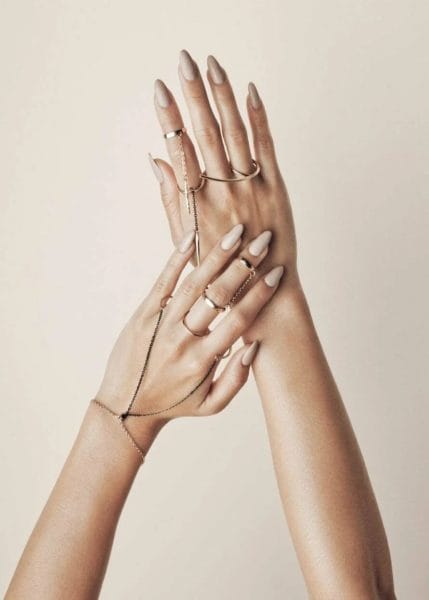 Красивые руки девушек: 80 фото #70