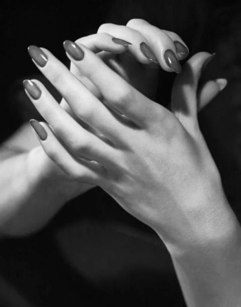 Красивые руки девушек: 80 фото #60