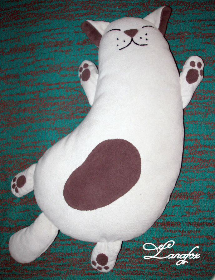 Подушка кот своими руками: выкройки, фото идеи, видео мастер-классы #93