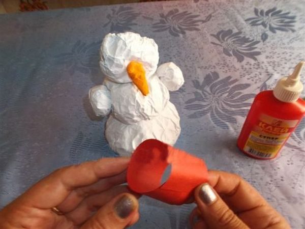 Объемный снеговик своими руками на Новый год из бумаги #23