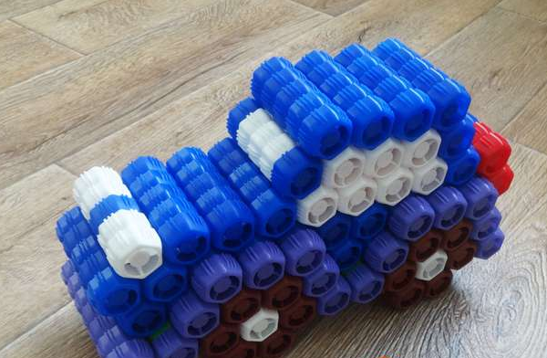 Что можно сделать из пробок от пластиковых бутылок своими руками: инструкции и примеры поделок #25