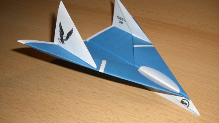 Бумажный самолет, который долго летает: до 100 метров #15