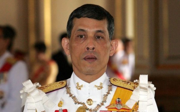 6 странностей короля Таиланда #11