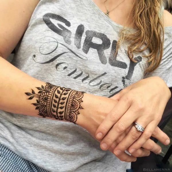 205 лучших татуировок для девушек на руку
