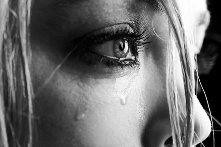 Плачущие девушки: 90 грустных фото