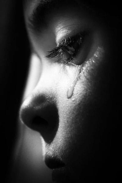 Плачущие девушки: 90 грустных фото