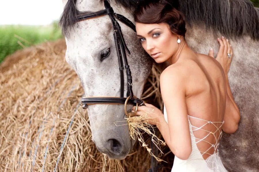 80 ярких фото женщин с лошадьми