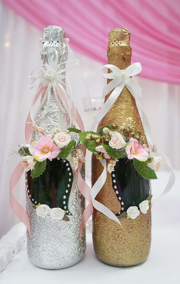 Красивое украшение бутылки на свадьбу