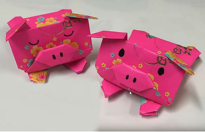 Оригами свинья - подставка под телефон