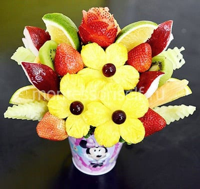 Букет фруктов и ягод на день рождения мамы