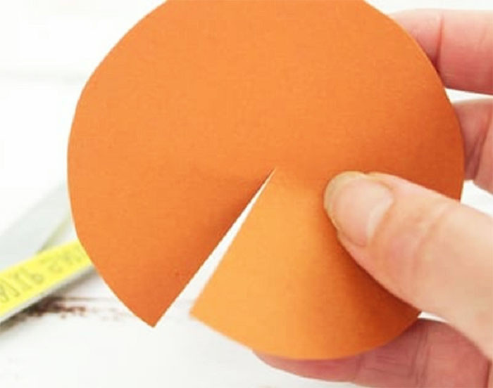 Для мордочки можно использовать любой оттенок коричнево-желтой бумаги