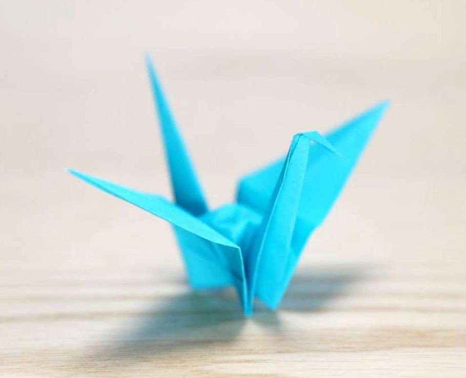 Оригами журавлик из бумаги